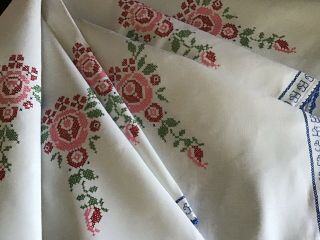 VINTAGE LINEN HAND EMBROIDERED TABLECLOTH & TEA COSY COVER ROSES 5