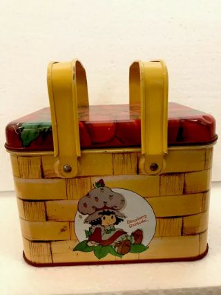 Vintage 1980 Cheinco Strawberry Shortcake Tin Picnic Basket Lunchbox