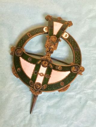 Impressive Antique Vintage Annular Irish Scottish Kilt Celtic Enamel Pin Brooch