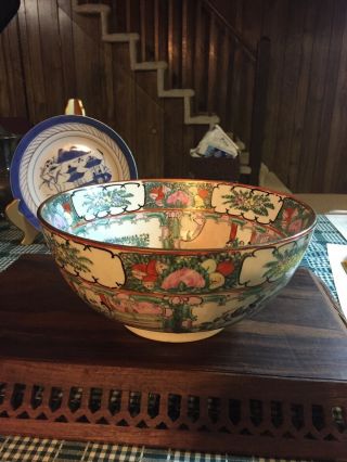 Large Vintage Chinese Rose Medallion Porcelain Bowl