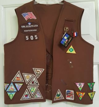Girl Scouts Usa Kentuckiana Brownie Vest With Badges And Pin