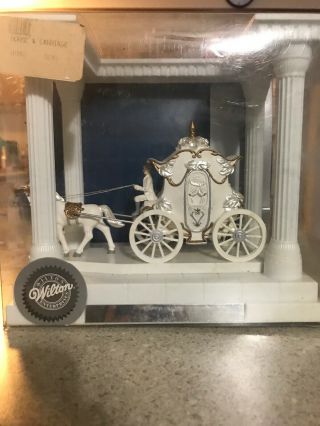 2003 Wilton Horse & Carriage Wedding Ornament Cake Topper &keepsake Display