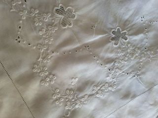 ☘️ Stunning Antique Irish Linen Shamrock Cut Work Embroidery Table Cloth ☘️