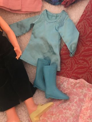 1970’s Chrissy Doll W/ Shoes and Outfits 6