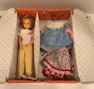 Vintage Ideal Tammy Family Pepper Doll With Clothing In Coral Case
