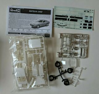 DATSUN 240Z SPORTS CAR REVELL MODEL KIT 1: 25 Scale 2
