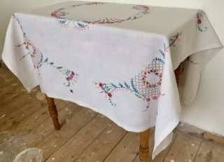 Vintage Large Hand Embroidered Linen Tablecloth Pretty Country Cottage No.  40
