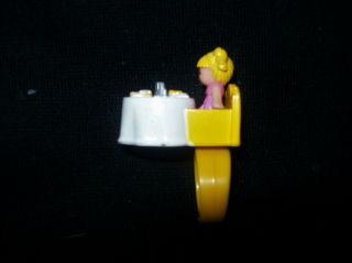 EUC 100 Comp Vintage Polly Pocket Tiny Tina ' s Dinner Time Ring 1989 (Yellow) 4