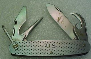 Vintage U.  S.  Camillus 1961 Vietnam War Military 4 Blade Folding Pocket Knife