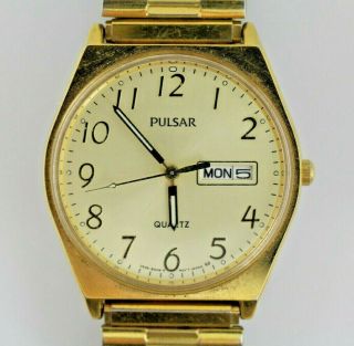 Vintage Pulsar Quartz V533 Day Date Gold Tone Mens Wrist Watch (seiko)