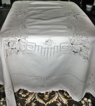 Vintage Madeira Embroidery & Cut - Work Linen Tablecloth And Six Matching Napkins