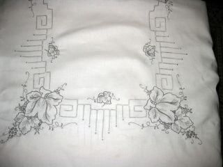 Vintage Madeira embroidery & cut - work linen tablecloth and six matching napkins 3