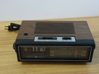 Vintage General Electric Flip Number Alarm Clock Am/fm Radio - Model 7 - 4310f
