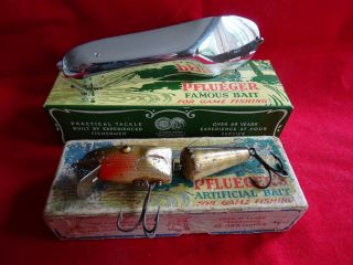 A Boxed Pflueger Chum Size 7 Lure,  Palomine Lure In Frog Box