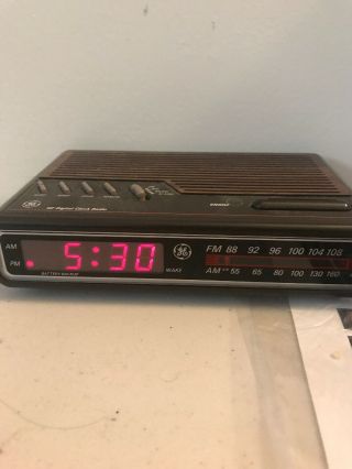 Vintage Ge General Electric Am Fm Digital Alarm Clock Radio 7 - 4612a