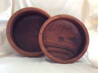 Vintage Set Of 2 Teak Wood Bowls With “ridge” Serving