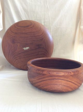Vintage Set of 2 Teak Wood Bowls with “ridge” Serving 3