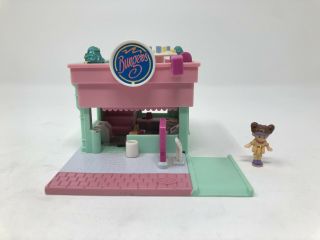 1994 Vintage Bluebird Toys Polly Pocket Drive - In Burger Restaurant Building