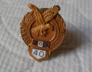 Vintage Foe Fraternal Order Of Eagles Gf 40 Year Member Screwback Pin Badge