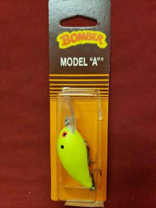 Vintage Bomber Model " A " Fishing Lure Crankbait Yellow/silver 1/4oz