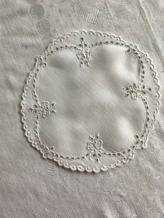 6 = 5.  5 " Coasters Doilies Hand Embroidered Vintage Fine Linen Formal