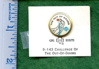 Vintage Girl Scout Pin - Challenge Of The Out - Of - Doors - 1972 - Cadettes - Card