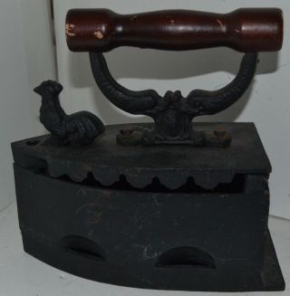Vintage Cast Iron Rooster Clothes Iron Coal Heated Press Ironing Travel