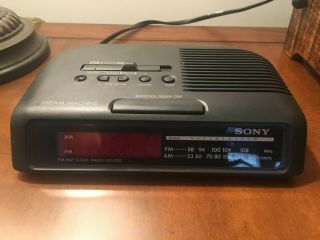 Vintage Sony Dream Machine Fm/am Clock Radio Icf - C25