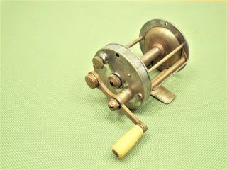 Vintage Fishing Reel South Bend Style 1131 - B Collectible Antique