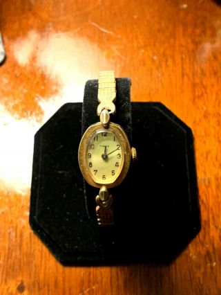 Antique/vintage Ladies Timex Gold Tone With Oval Face.  Awesome Ww02201