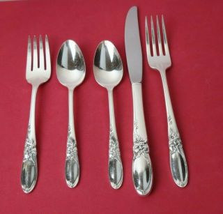 5 Pc.  White Orchid By Oneida Community Silverplate Flatware Place Setting