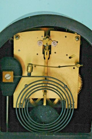 ANTIQUE/VINTAGE SMITHS OAK CASE MANTLE CLOCK WITH KEY & PENDULUM.  1954. 6