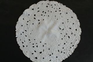 Vintage Round White Linen Cloth With Cut Work And Machine Embroidery Pattern.