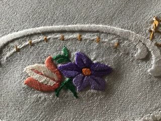 VINTAGE LINEN HAND EMBROIDERED TABLE CENTRE PIECE FLORALS 5