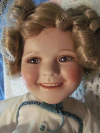 Vintage Shirley Temple.  Danbury - 16 " Porcelain - - Lqqk