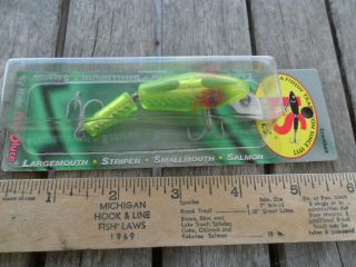Vintage Fishing Lure L&s Mirrolure Jointed Crankbait On Card - Yellow