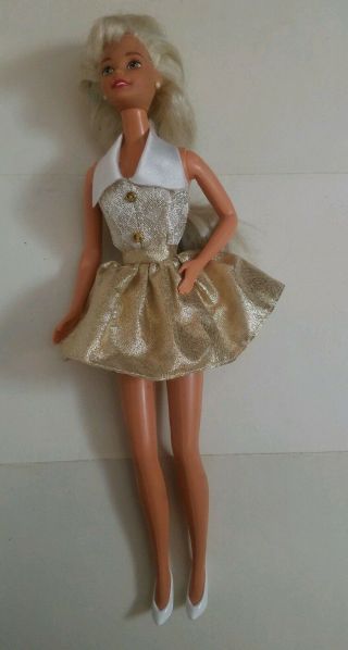 Mattel Barbie Doll With 1996 Fashion Avenue Gold Party Dress Outfit 15862