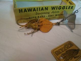 Vintage Lure - Arbogast 2 1/2 Hawaiian Sputter Fuss NICEhas paper no top to box 3