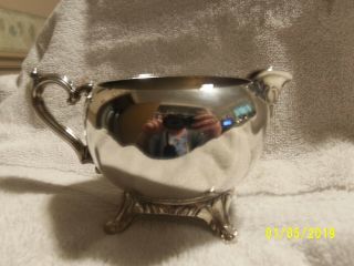 Wm Rogers silver plated creamer and sugar bowl with lid and tray 5
