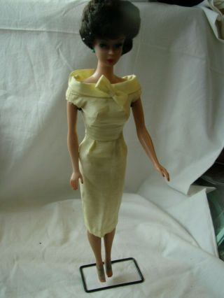 Vintage Barbie Doll Bubble Cut Brunette 1962 W/stand Has Green Ears