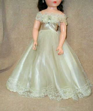 Vintage R & B Nanette Wedding Gown & Veil Fits 17 - 18 1950s Fashion Dolls