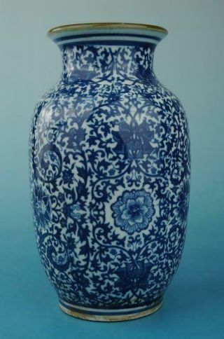Chinese Old Blue & White Porcelain Hand Painted Flower Pattern Vase