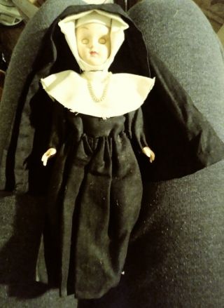 Vintage 1950s Nun Doll Sleepy Eyes Maker Unknown Removable Shoes Chain 8 "