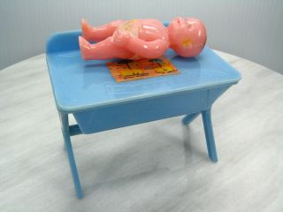 Vtg Renwal Jointed Baby No 8 Plastic Dollhouse Furniture Changing Table With Lid