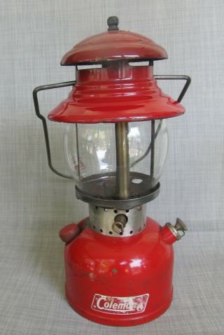 Vintage Coleman Model 200 Lantern Dated 1 - 70 Made In Canada