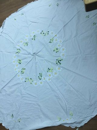 Very Pretty Vintage White Embroidered Wedding Round Tablecloth White Daisies