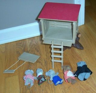 Vintage Epoch Sylvanian Calico Critters Treehouse,  5 Figures Mice,  Bears