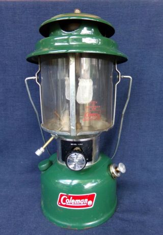 Vintage Coleman 220j Double Mantle Lantern With Flint Striker - Mfg.  Date 1 - 78