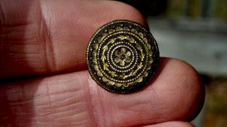 Rev War Dug 1700s Gilt Designed Button