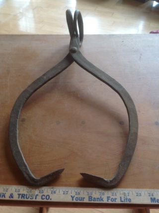 Vintage Ice Wood Log Railroad Ties Tongs Collectible Primitive Rustic Tool A